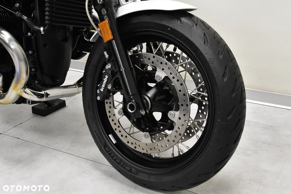 BMW R - 33
