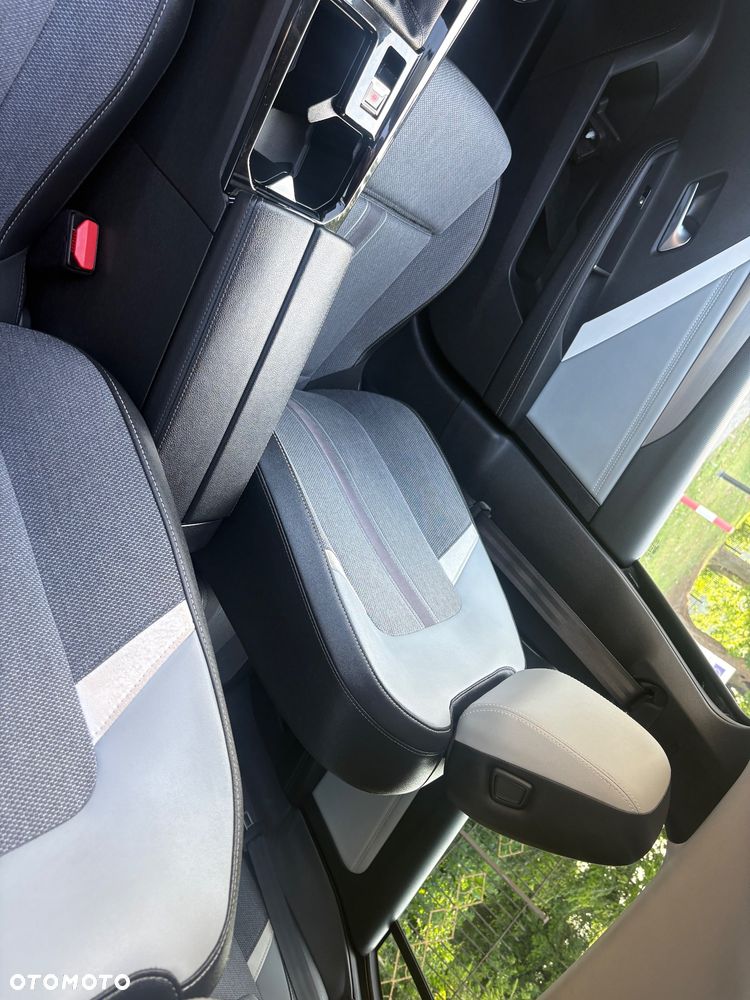 Opel Astra 1.2 T Business Elegance S&S - 33
