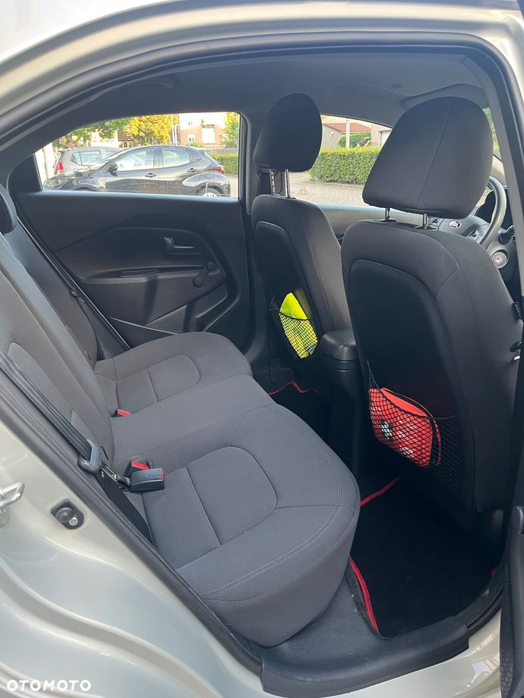 Kia Rio 1.4 M (klm) - 14