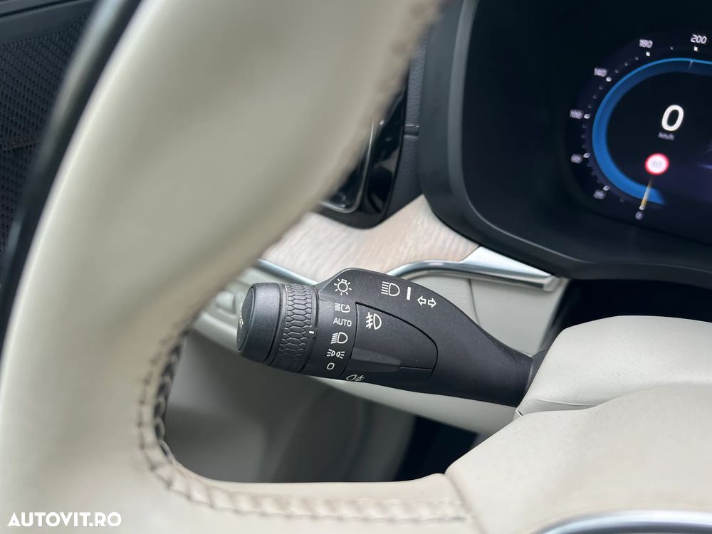 Volvo XC 60 T6 AWD Recharge Geartronic Inscription - 22