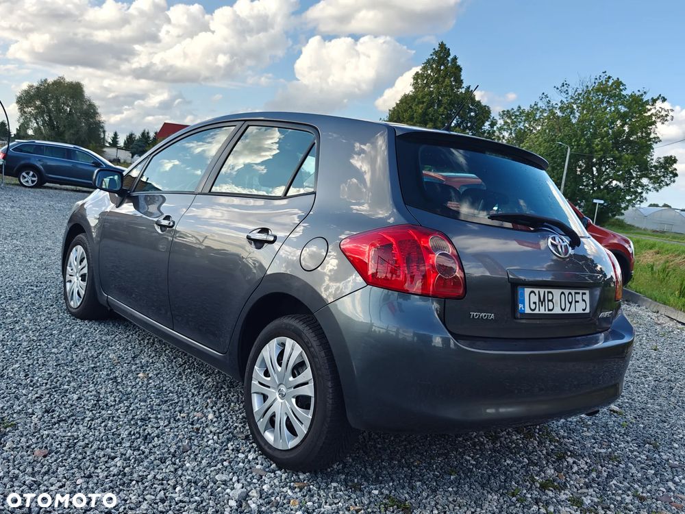 Toyota Auris 1.6 VVT-i Sol - 2