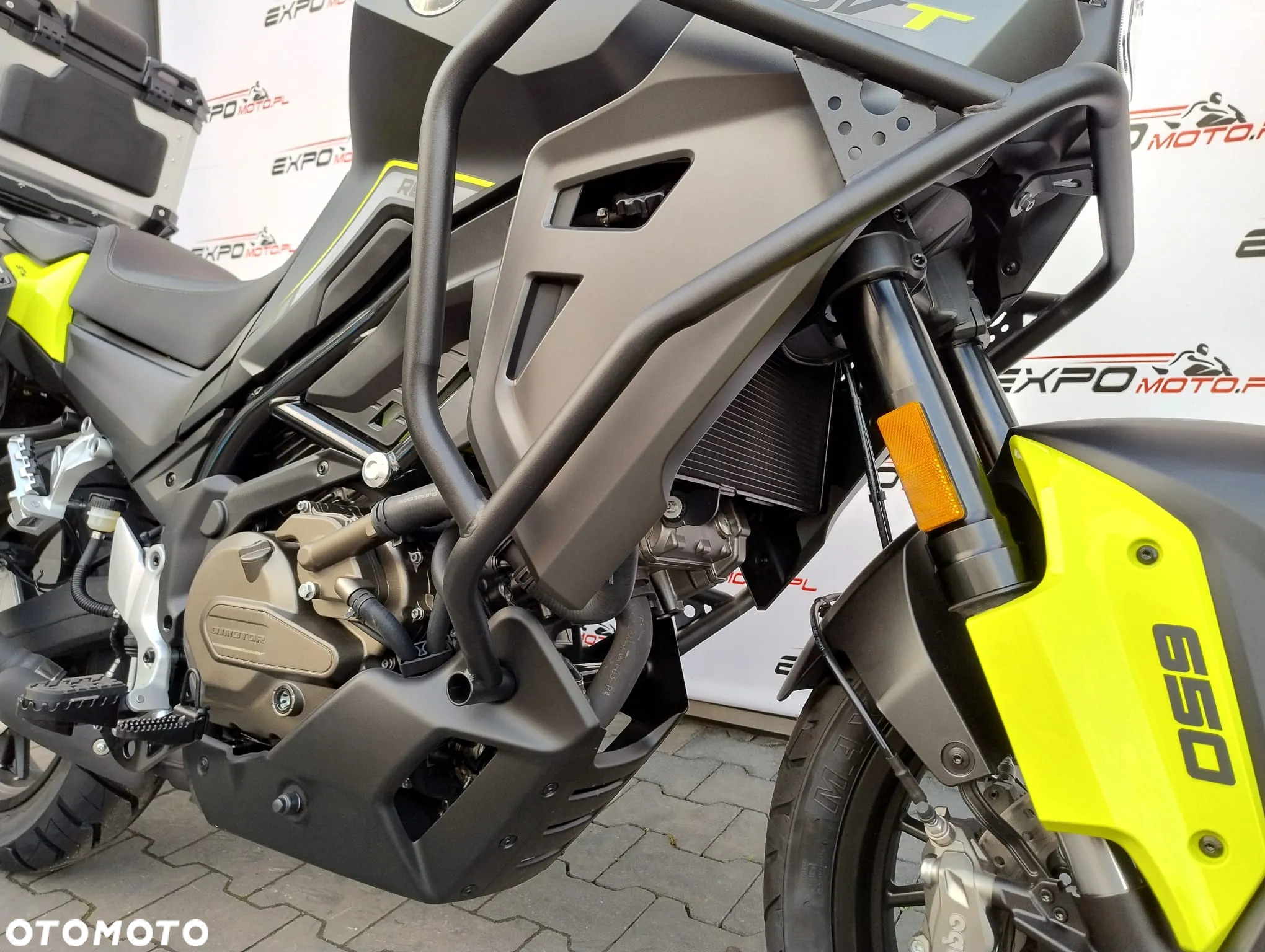 QJMOTOR SVT 650 - 23