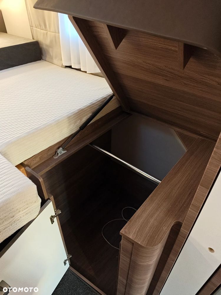 KNAUS Live i700 meg - 22