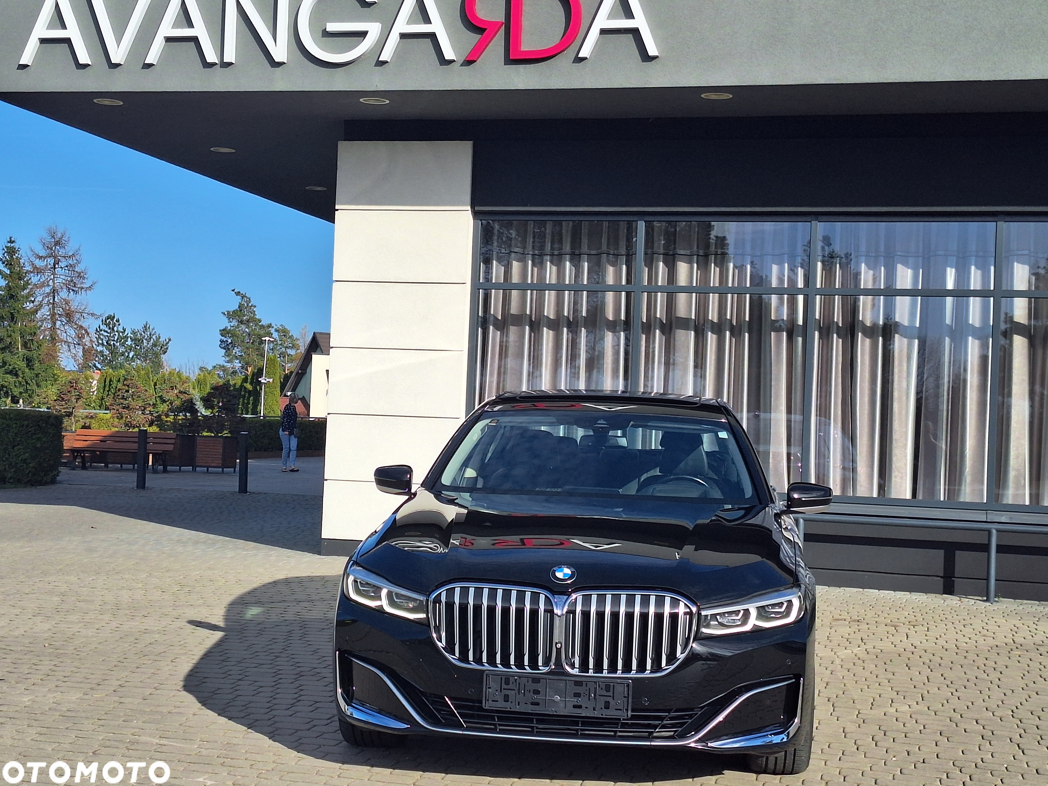 BMW Seria 7 750Li xDrive - 17