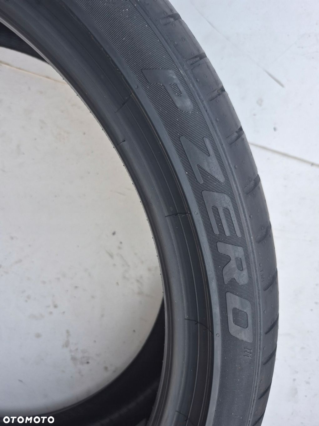 PIRELLI P ZERO 255/35R21 98Y 24R 1X - 6