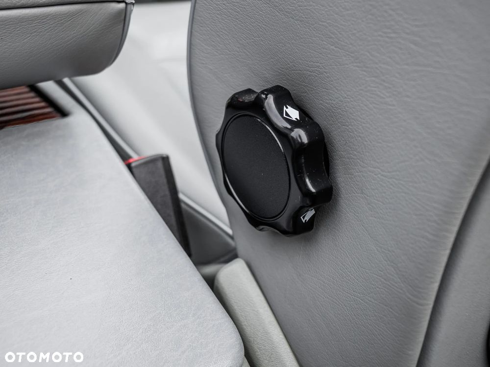 Mercedes-Benz Klasa E - 37