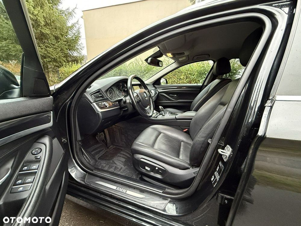 BMW Seria 5 520d Touring - 23
