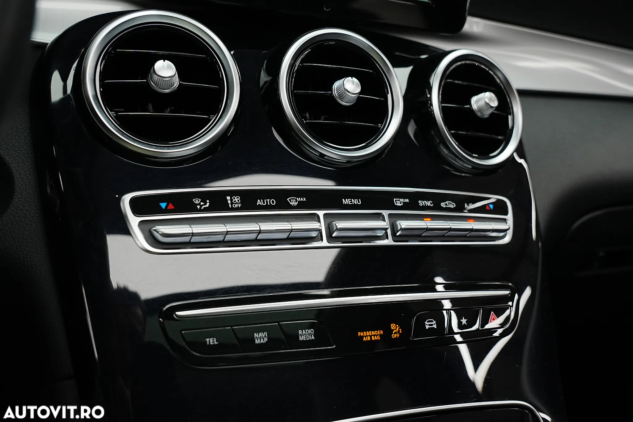 Mercedes-Benz GLC 200 4Matic 9G-TRONIC Exclusive - 37