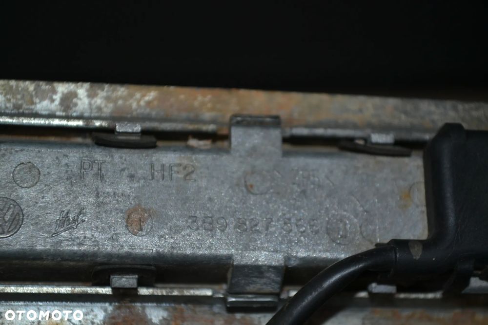 VW PASSAT B5 FL KOMBI KLAMKA KLAPY BAGAŻNIKA MIKROSTYK ORYGINAŁ 3B9827566D - 3