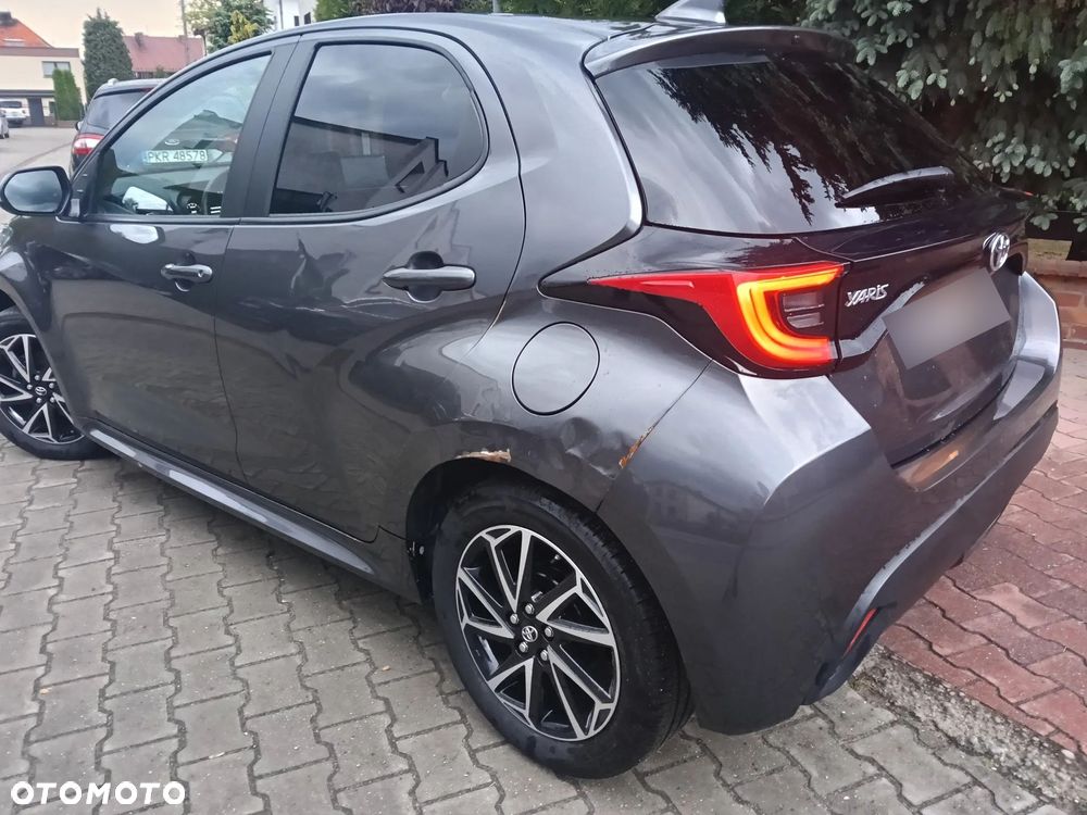Toyota Yaris 1.0 Premium - 6
