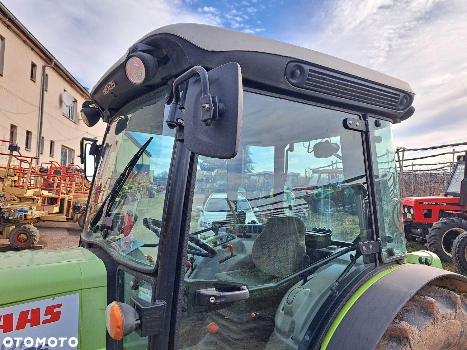 Claas Nexos 240 F 4X4 - 27