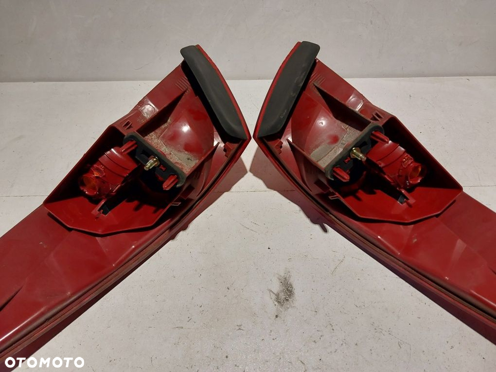 Peugeot 607 lift sedan prawa lewa tylna lampa tył w błotnik prawy lewy - 6