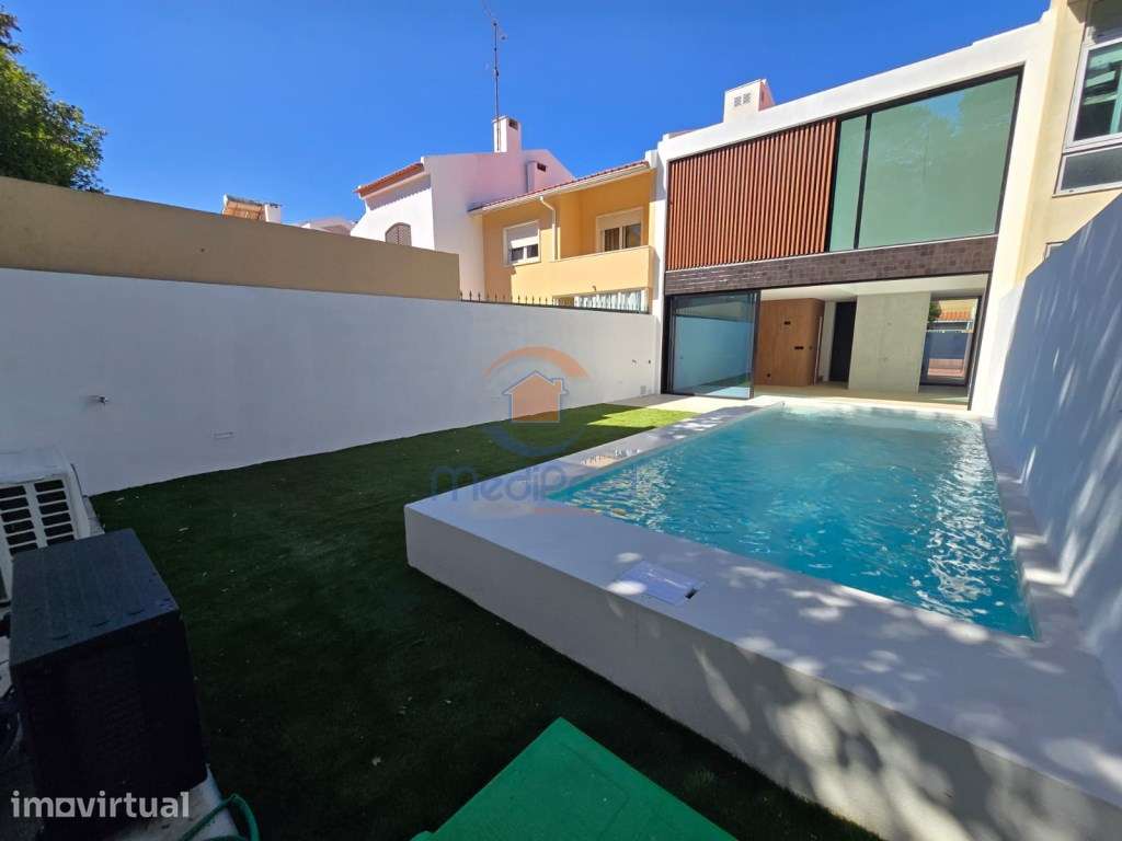 Moradia T2 NOVA com Piscina Aquecida e Logradouro | São Domingos de... - Grande imagem: 2/56