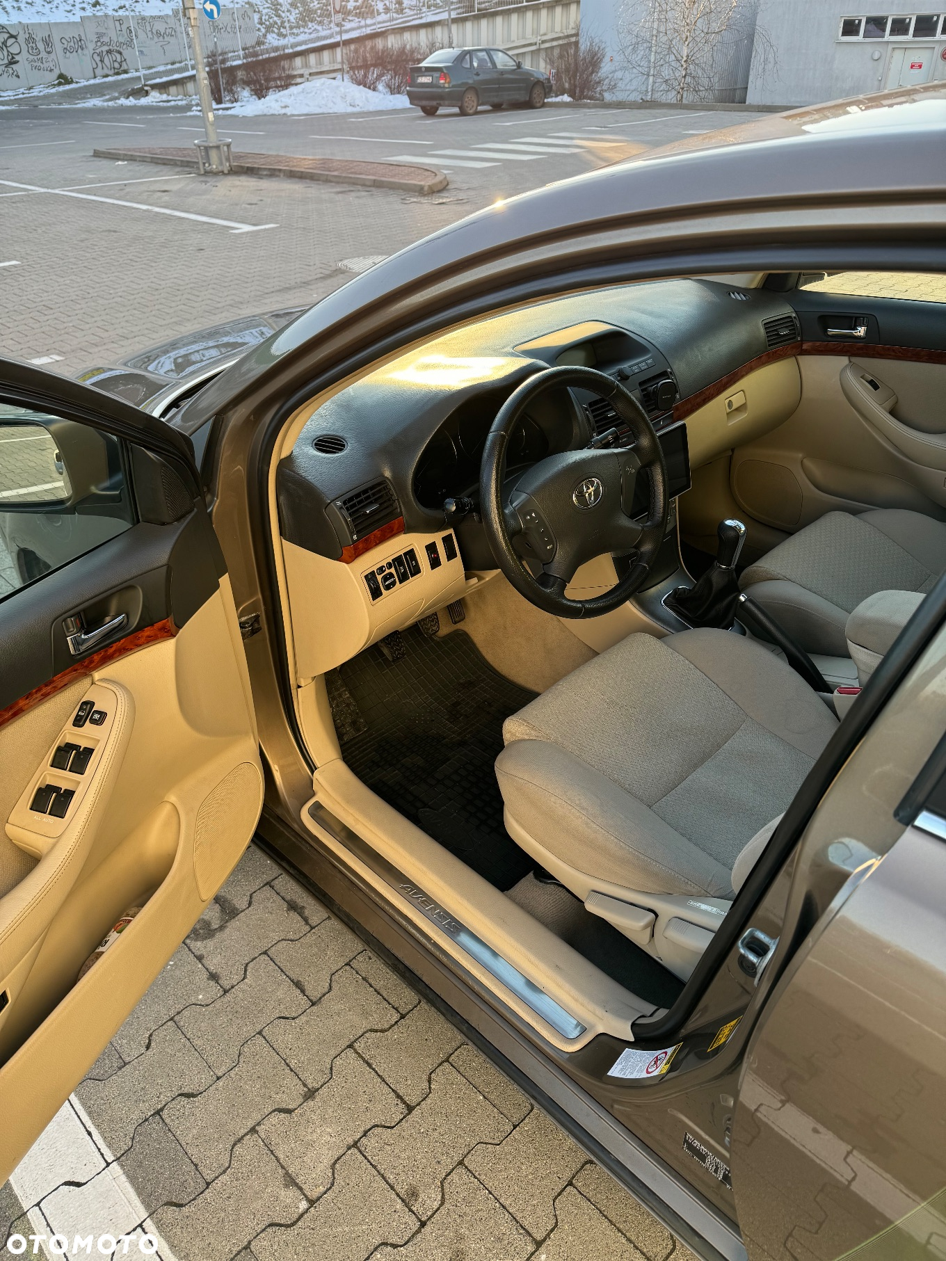 Toyota Avensis 2.0 D-4D High - 11