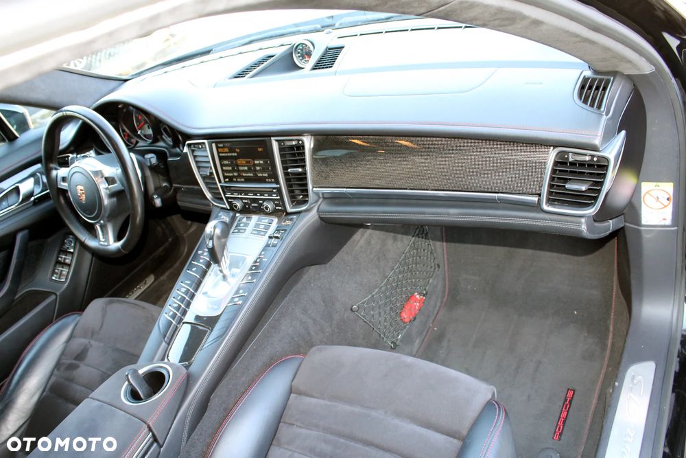 Porsche Panamera GTS - 12