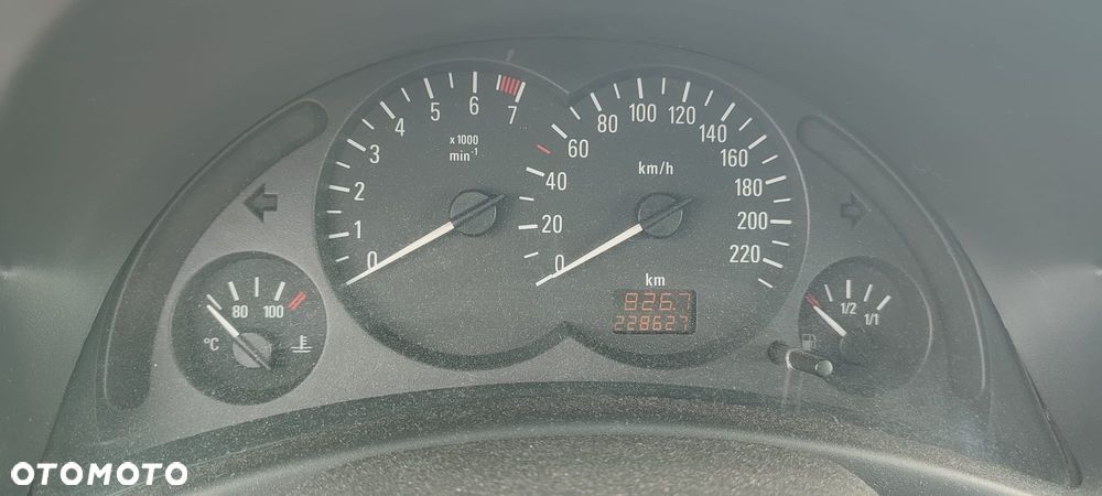 Opel Corsa - 6