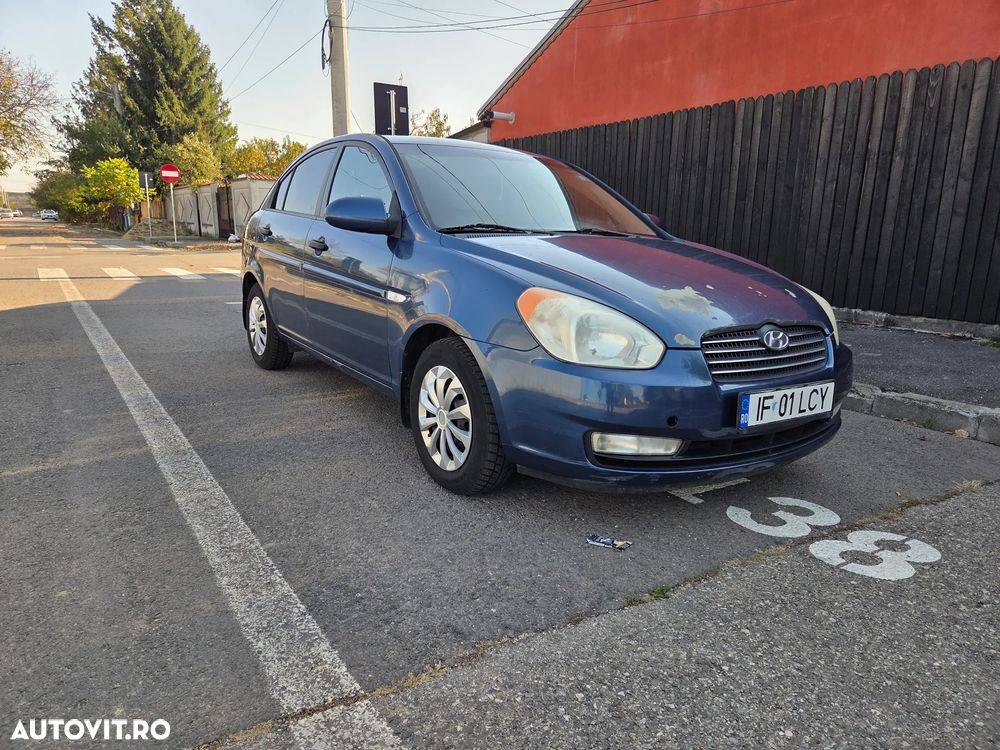 Hyundai Accent - 1