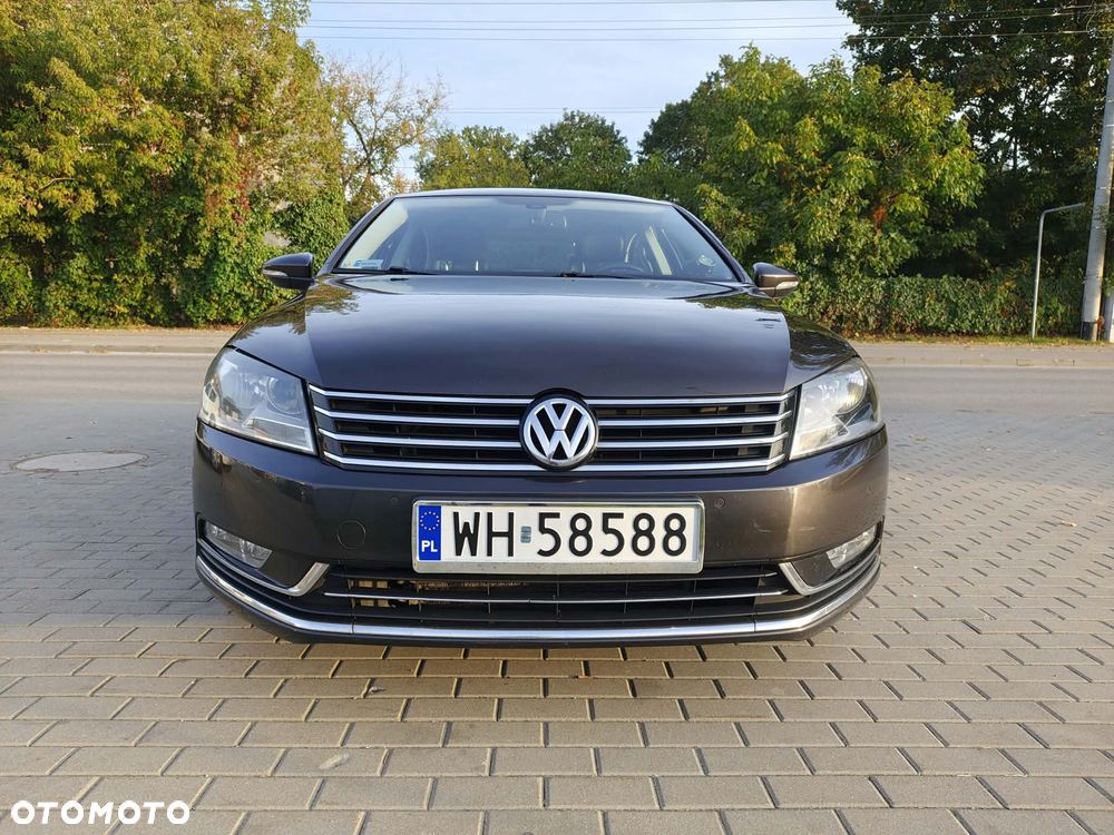 Volkswagen Passat - 12