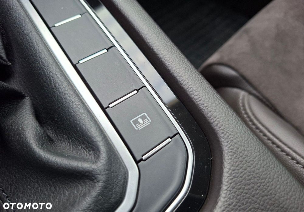 Volkswagen Passat - 33