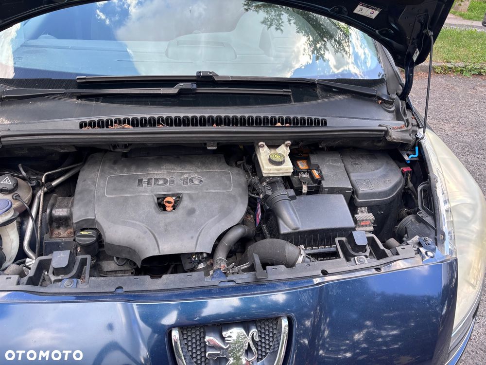 Peugeot 5008 2.0 HDi Allure 7os - 8