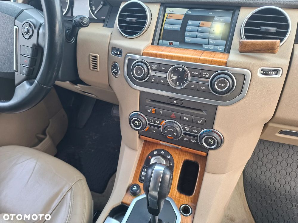 Land Rover Discovery 3.0D V6 HSE - 8