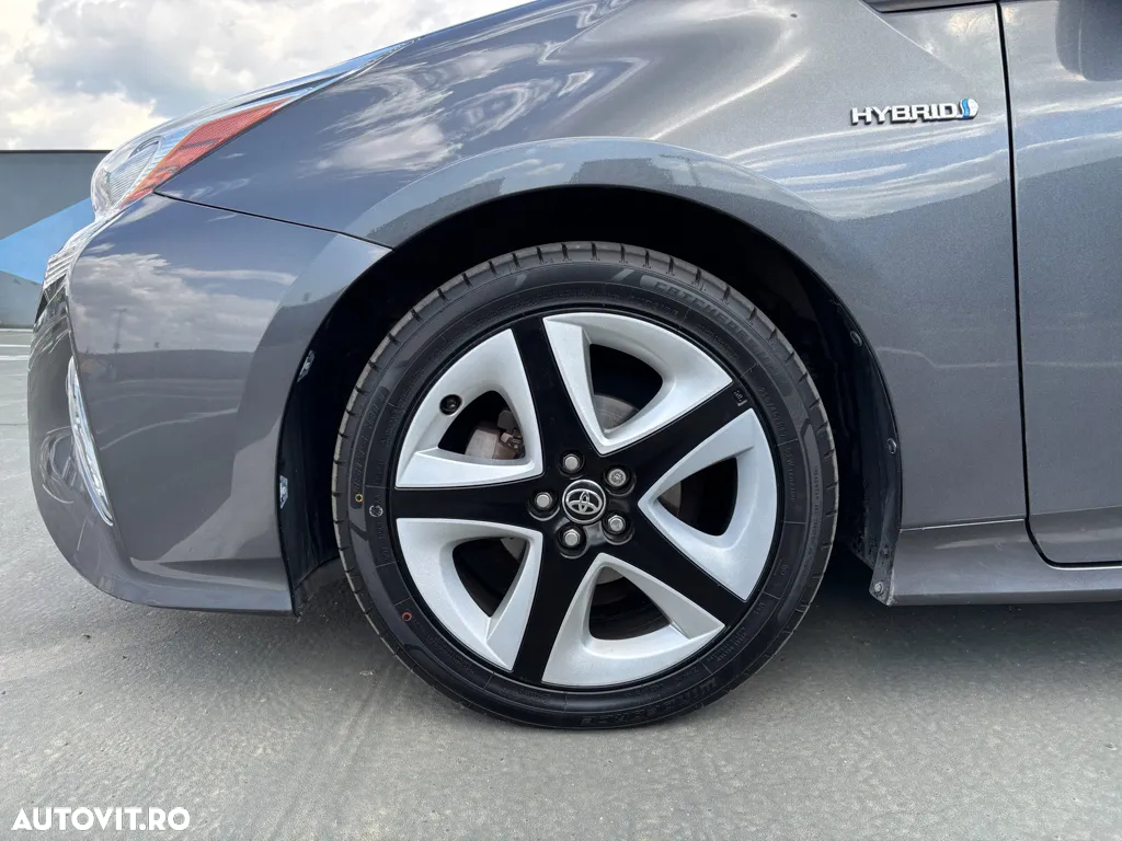 Toyota Prius Hybrid Executive - 26