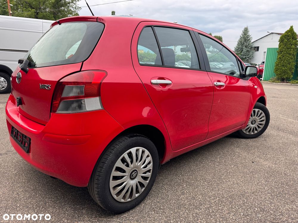 Toyota Yaris 1.3 VVT-i Sol - 4
