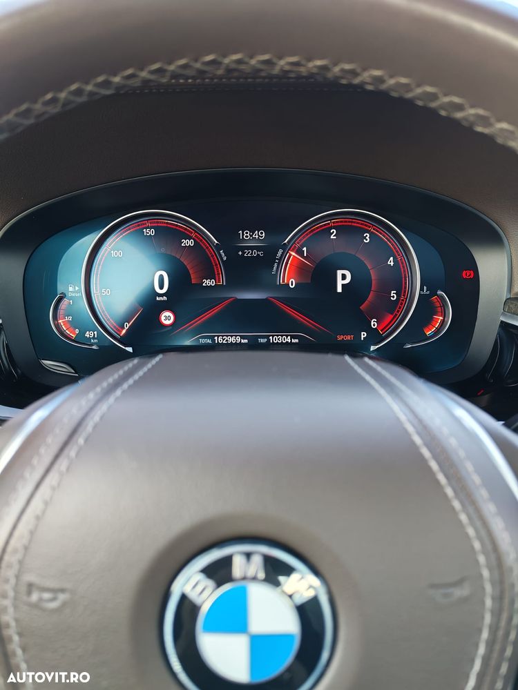 BMW Seria 5 520d Aut. Luxury Line - 16