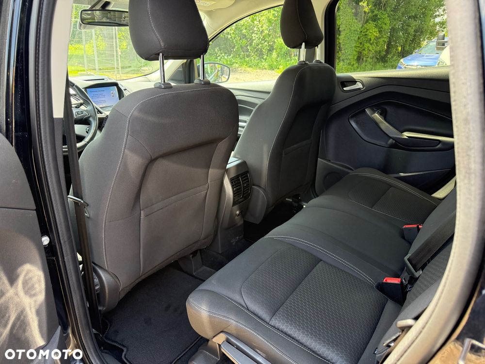 Ford Kuga - 16