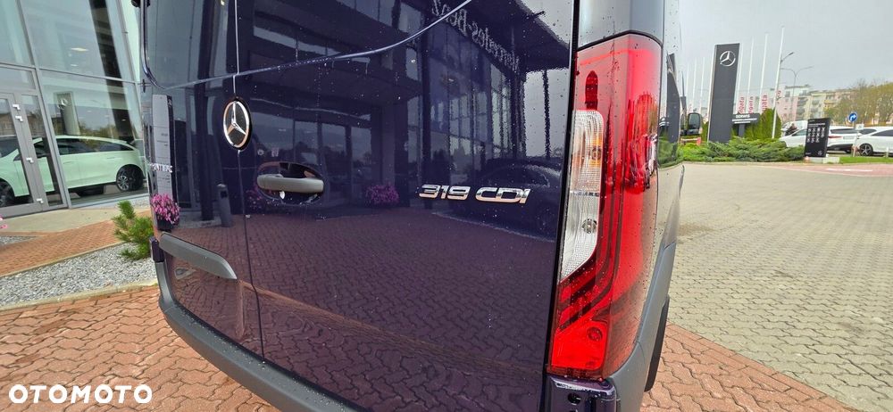 Mercedes-Benz Sprinter - 16