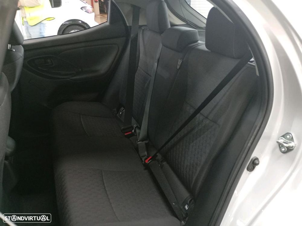 Toyota Yaris 1.5 HDF Comfort Plus - 6