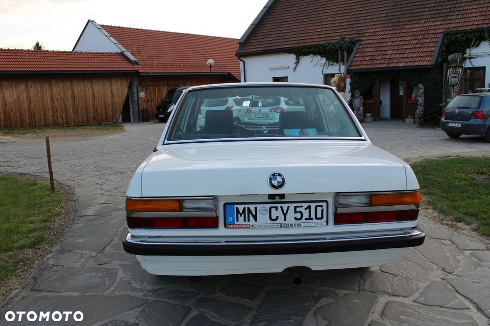 BMW Seria 5 518 i - 10
