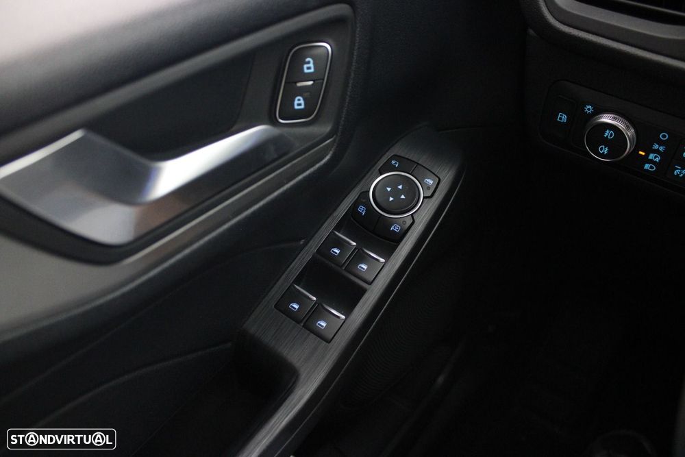 Ford Kuga 2.5 PHEV Titanium — fotografia 24