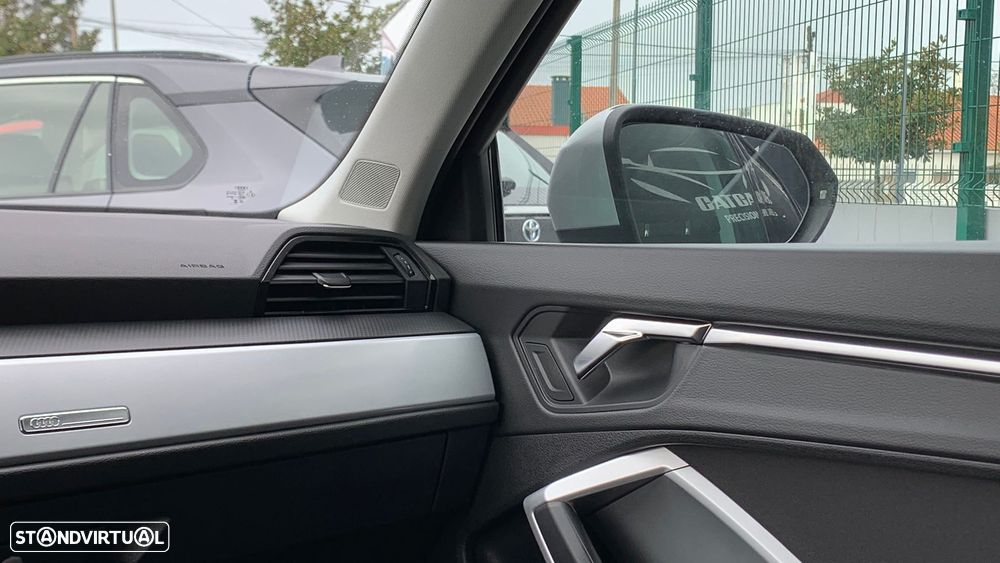 Audi Q3 Sportback 45 TFSIe S tronic S line - 24