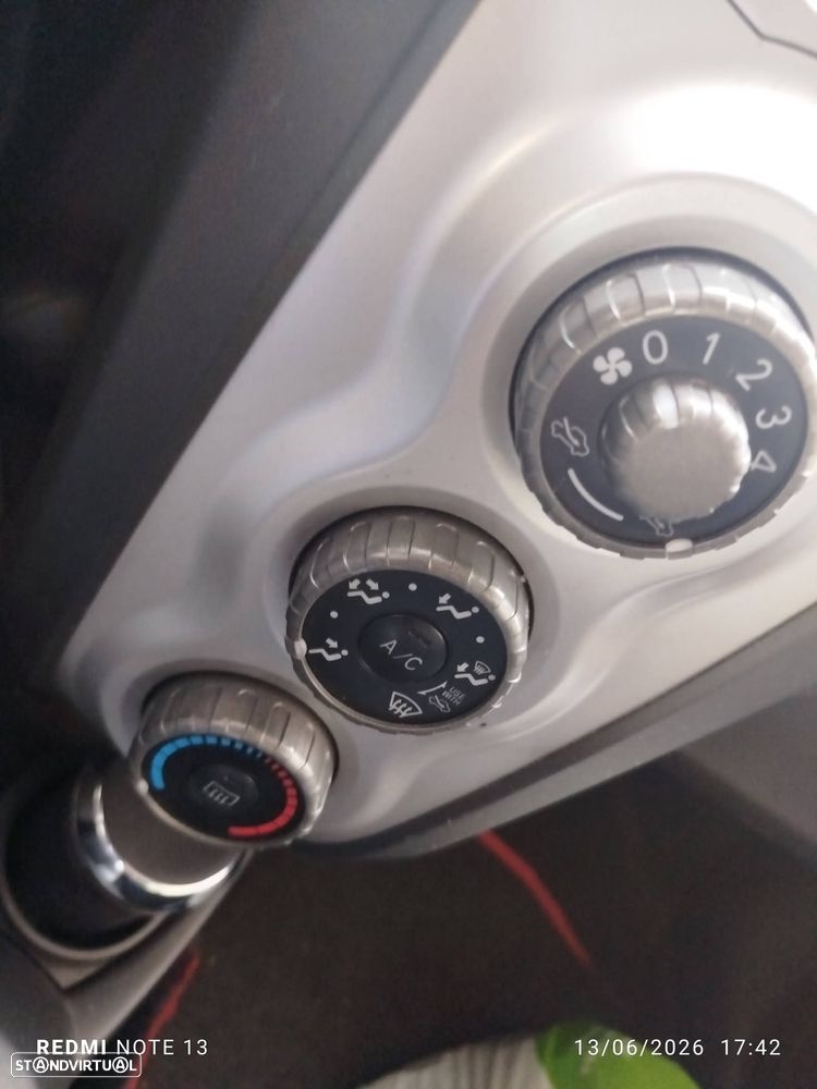 Toyota Yaris 1.0 VVT-i AC Manual - 10