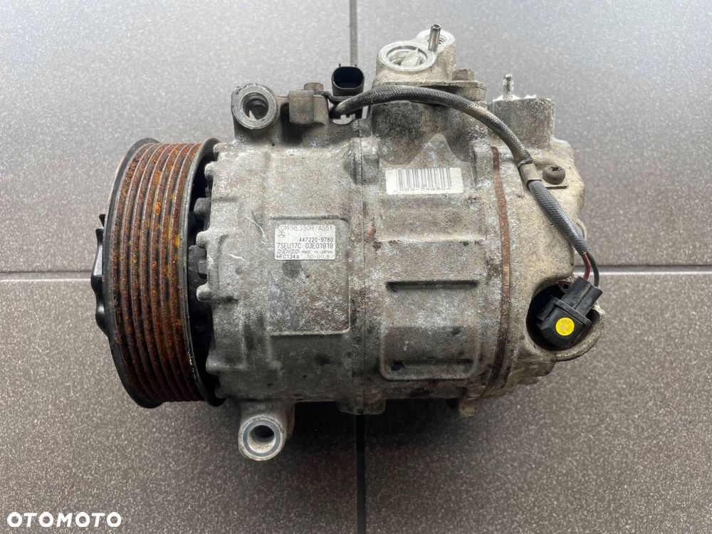 KOMPRESOR KLIMATYZACJI MERCEDES 447220-9780 7SEU17C 03E01919