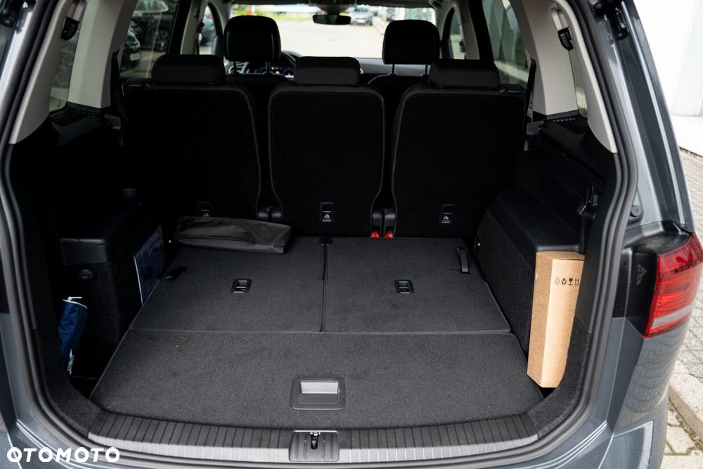Volkswagen Touran - 13