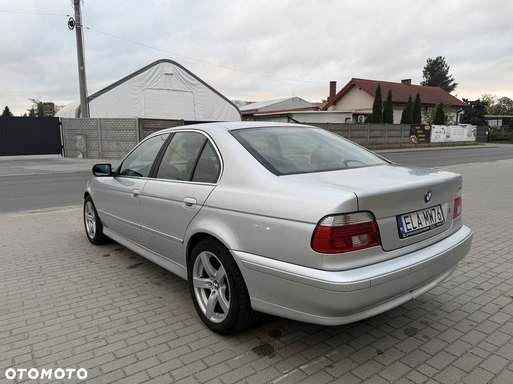 BMW E39 2002 photo 4