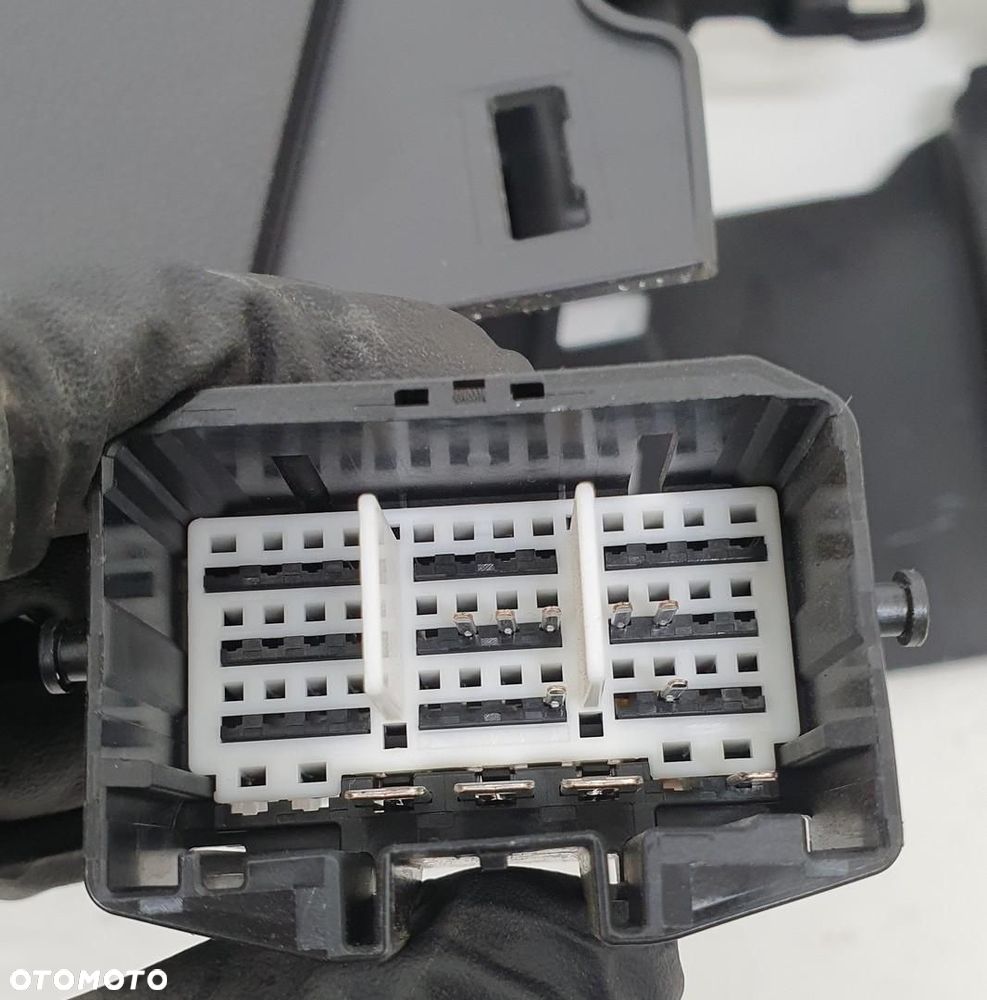 TUNEL ŚRODKOWY PODŁOKIETNIK SKÓRA GNIAZDO 12V FORD FOCUS MK3 - 9