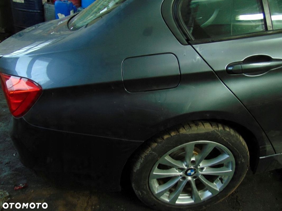 BŁOTNIK PRAWY TYŁ BMW F30 (2011-2018) Mineral-grau Metallic - B39 - 1