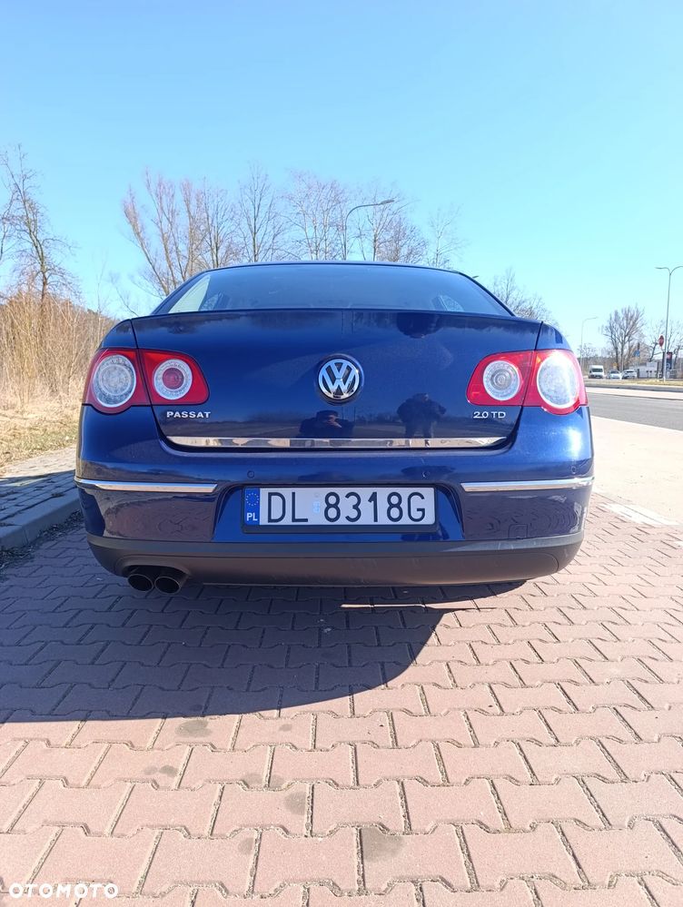 Volkswagen Passat 2.0 TDI Comfortline - 6