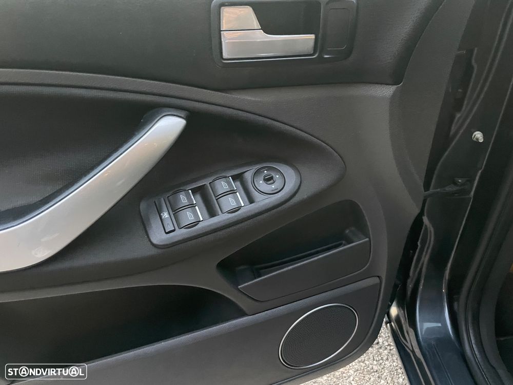 Ford C-Max 1.6 TDCi Titanium - 11