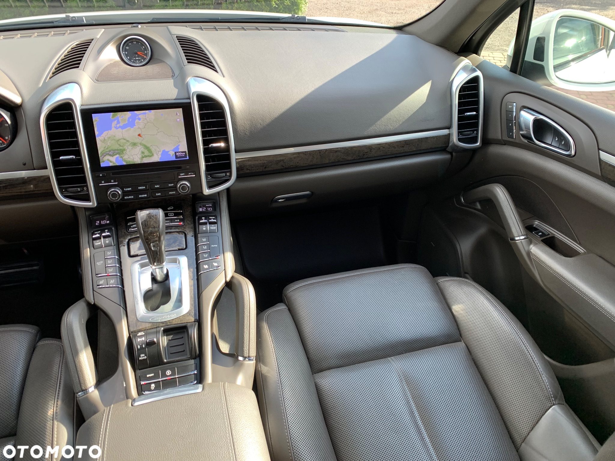 Porsche Cayenne Platinum Edition - 19