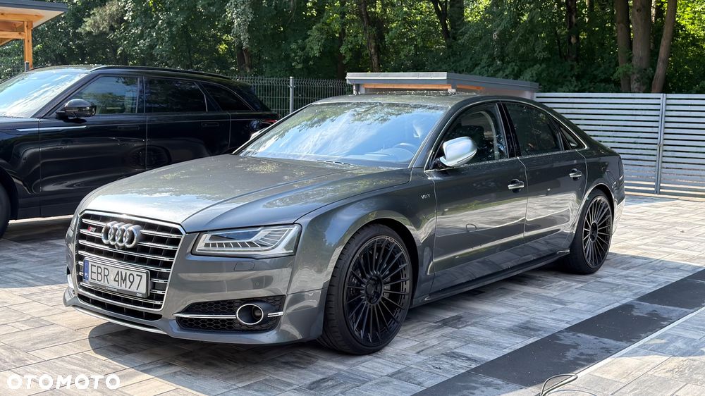 Audi S8 - 1
