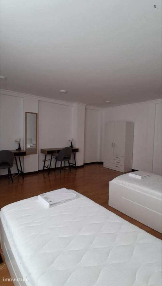 Quarto - localizado em Paranhos Porto - Grande imagem: 4/16