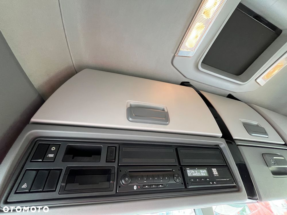 Renault T480 High Sleeper Cab - 14