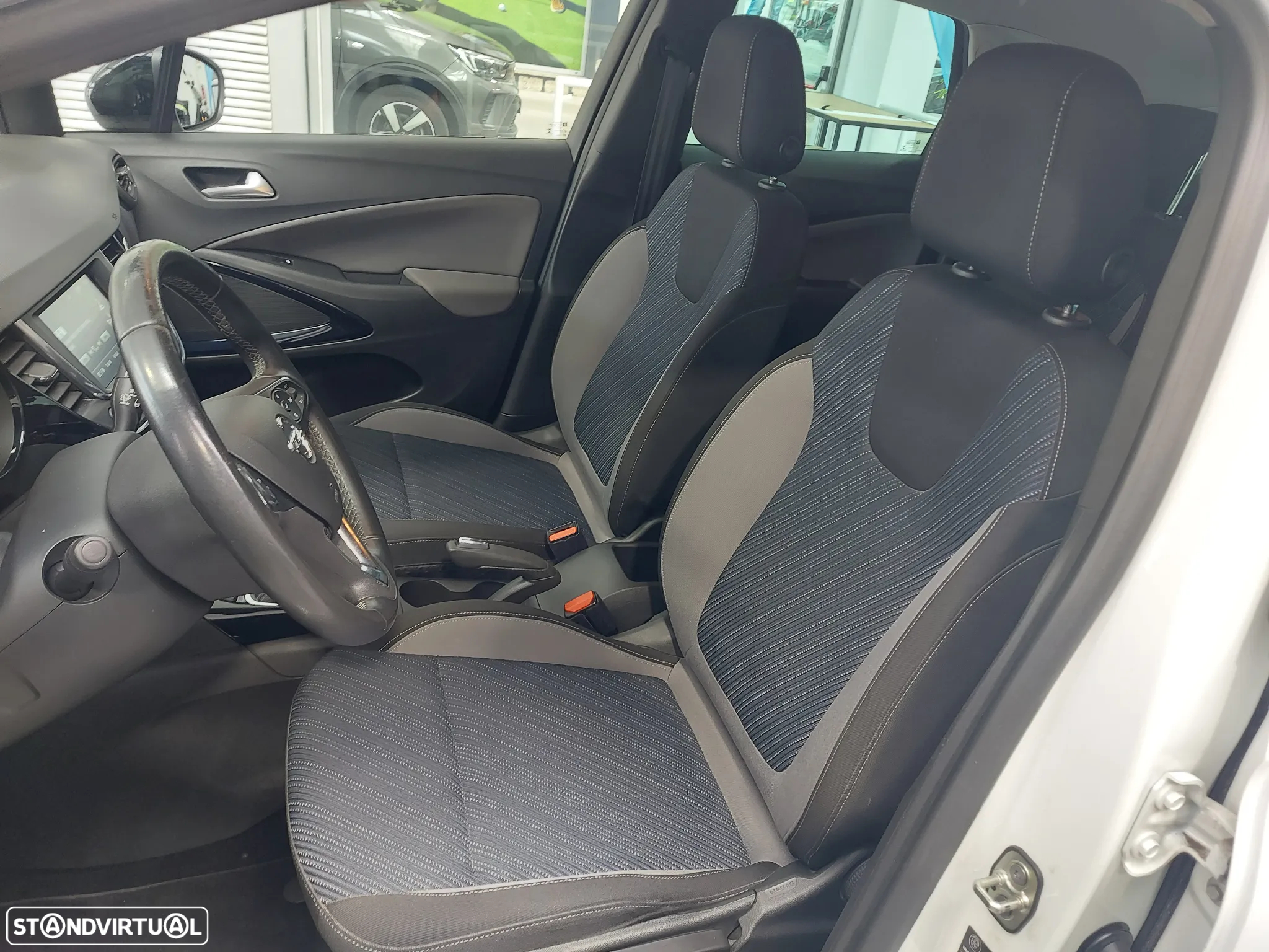 Opel Crossland X 1.2 120 Anos - 11