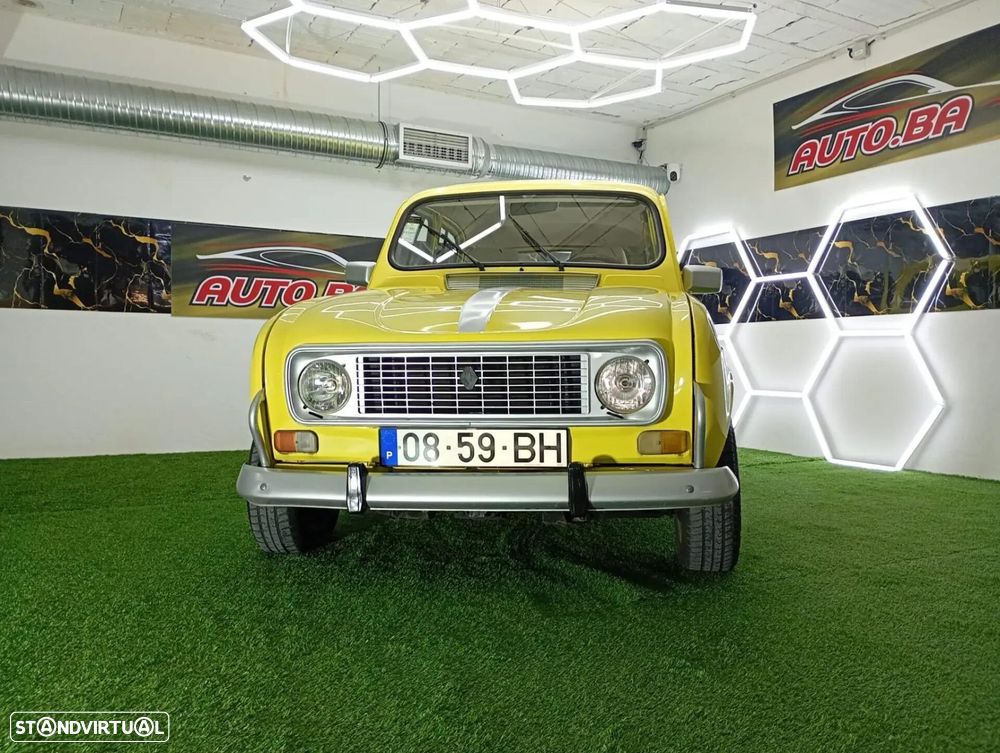 Renault 4 - 8