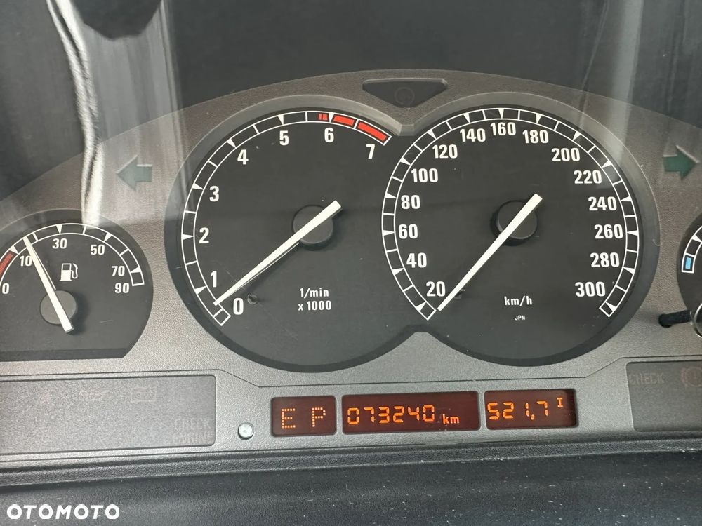 BMW Seria 8 - 18
