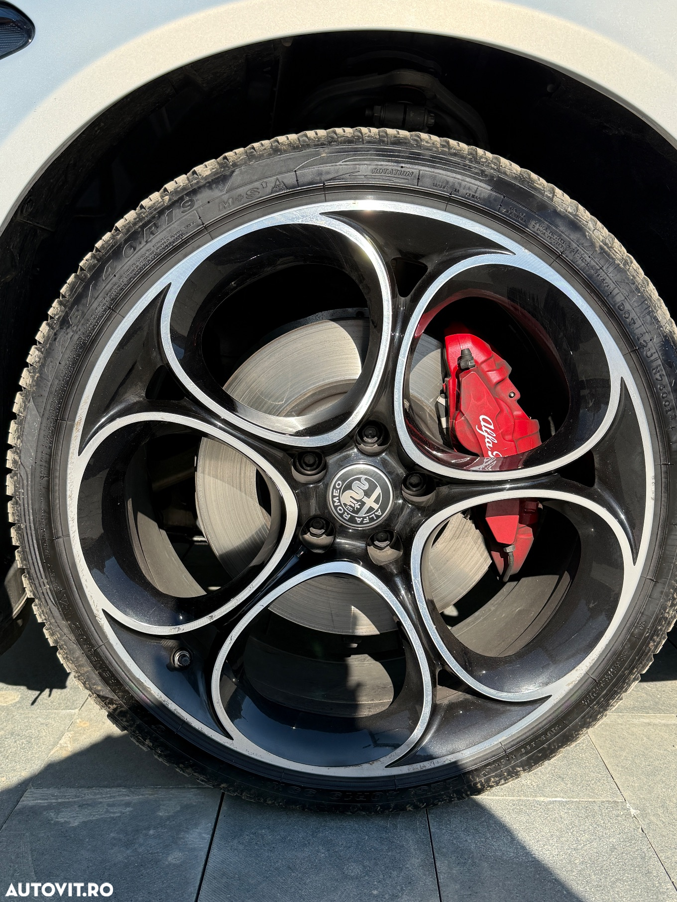 Alfa Romeo Giulia 2.0 Turbo 16V AT8-Q4 Veloce - 9